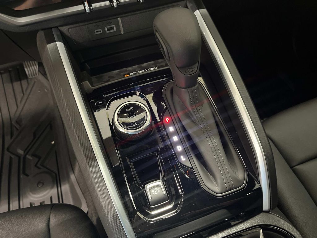 2025 Chevrolet Colorado Trail Boss photo 22