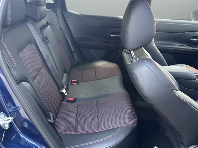 2025 Nissan Kicks SR photo 24