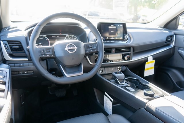 2026 Nissan Rogue SV photo 7