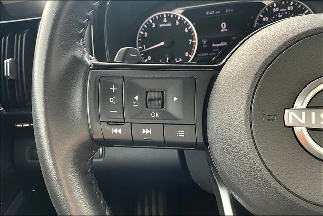 2022 Nissan Pathfinder SV photo 19
