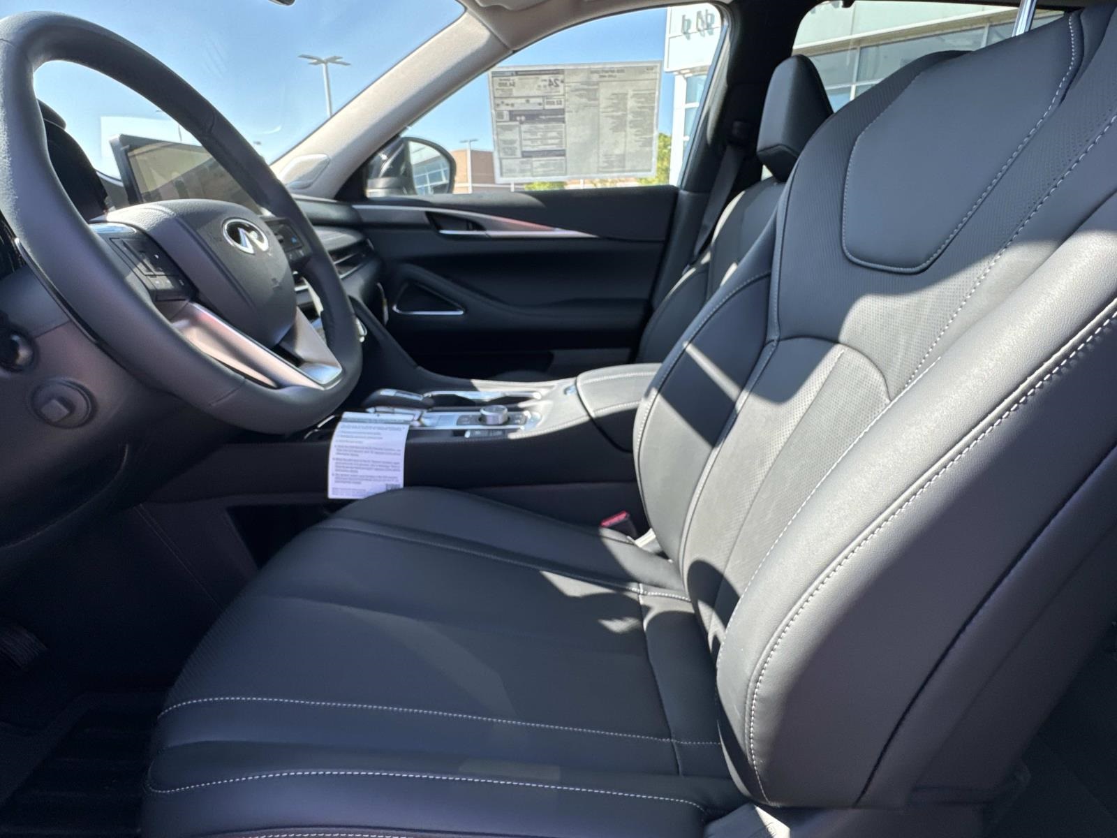 2026 Infiniti QX60 Luxe AWD photo 10