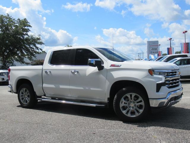 2025 Chevrolet Silverado 1500 LTZ photo 2