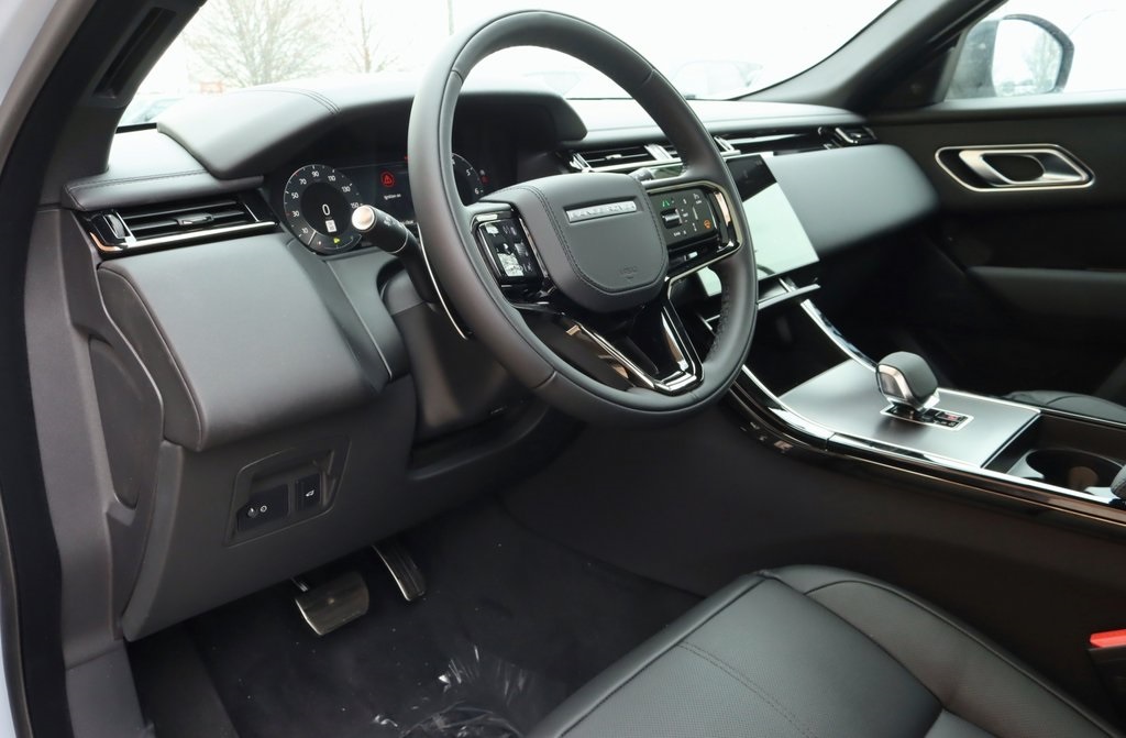 2026 LAND ROVER RANGE ROVER VELAR - Image 12