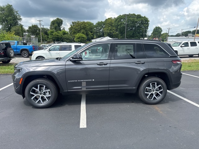 2025 Jeep Grand Cherokee Limited photo 3