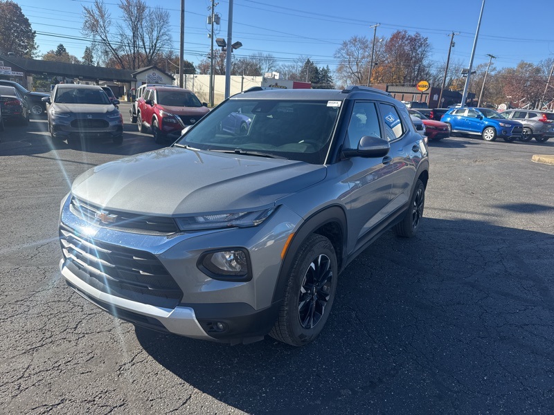 2023 Chevrolet Trailblazer LT photo 3