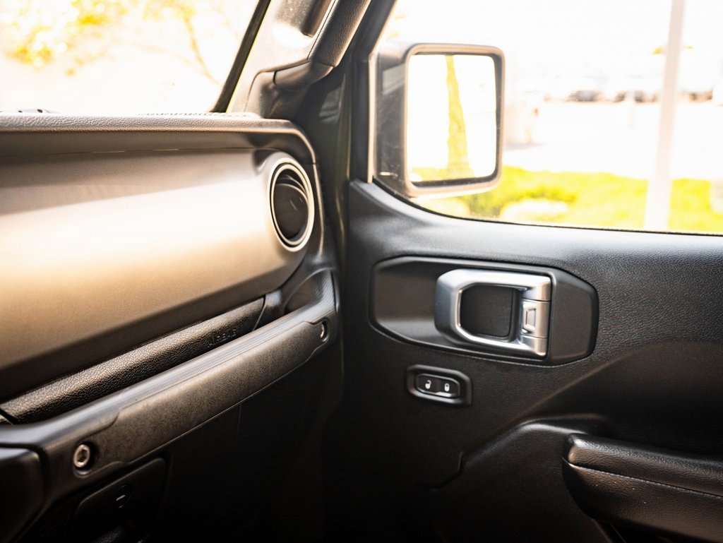 2021 Jeep Gladiator Sport S photo 28