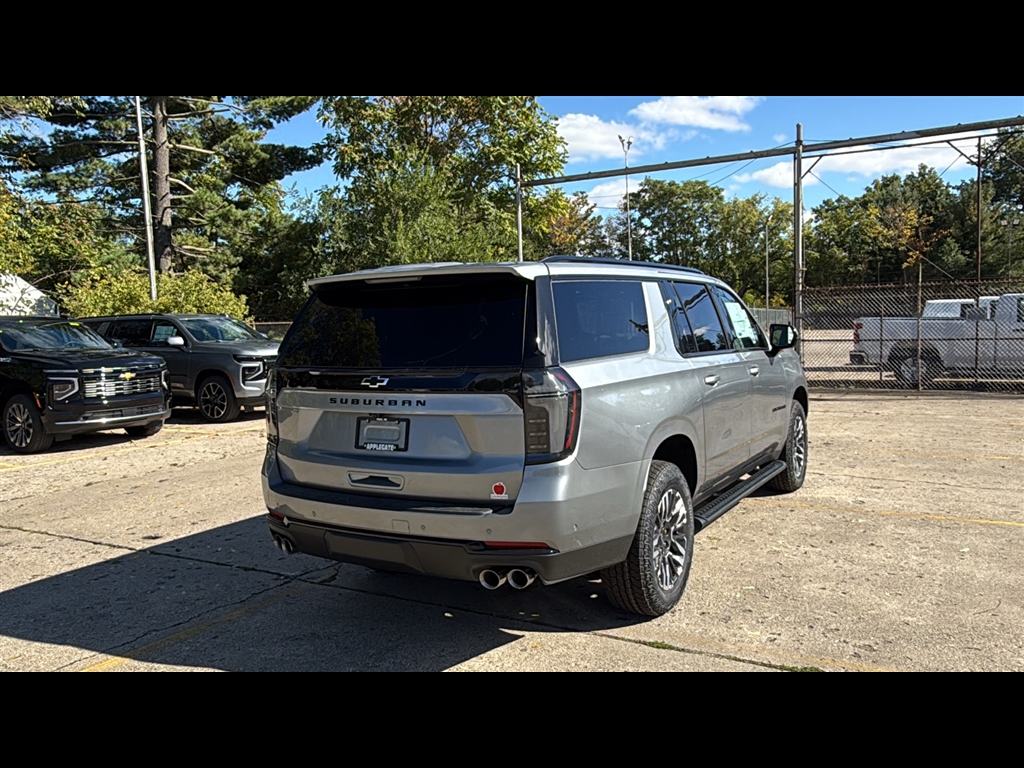 2025 Chevrolet Suburban Z71 photo 4