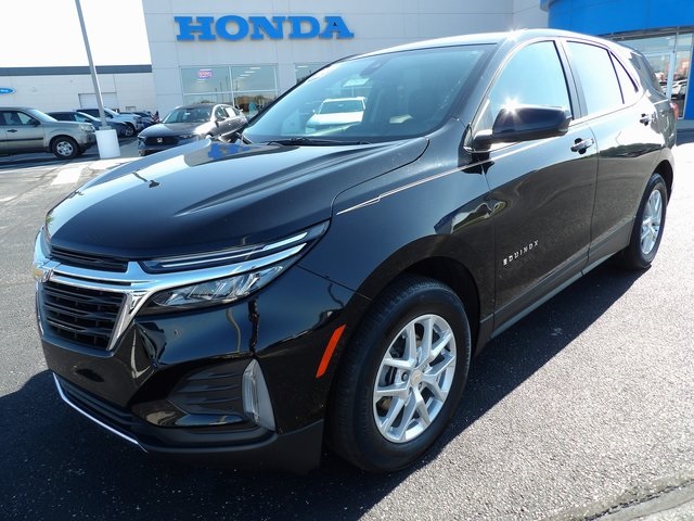 2023 Chevrolet Equinox LT photo 3