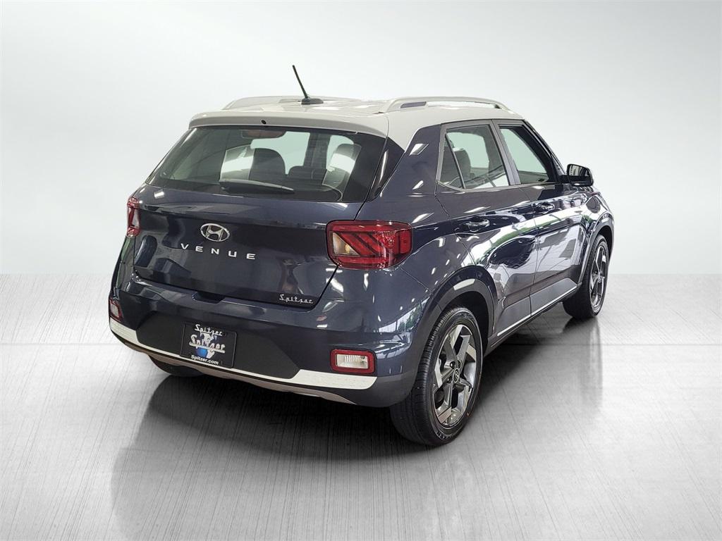 2025 Hyundai Venue Limited photo 4
