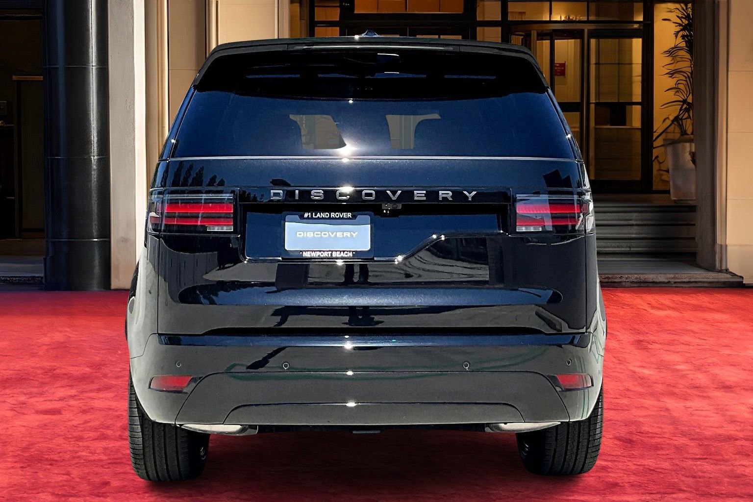 2025 Land Rover Discovery SE photo 4