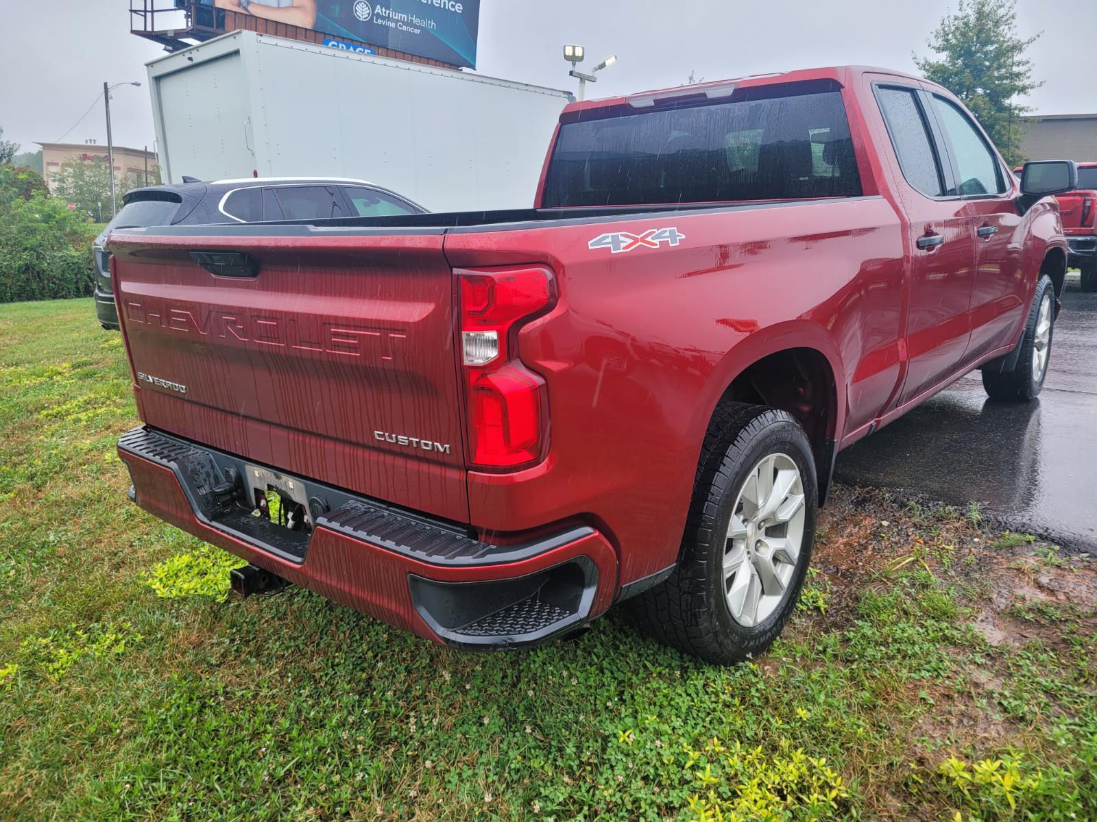 2020 Chevrolet Silverado 1500 Custom photo 3