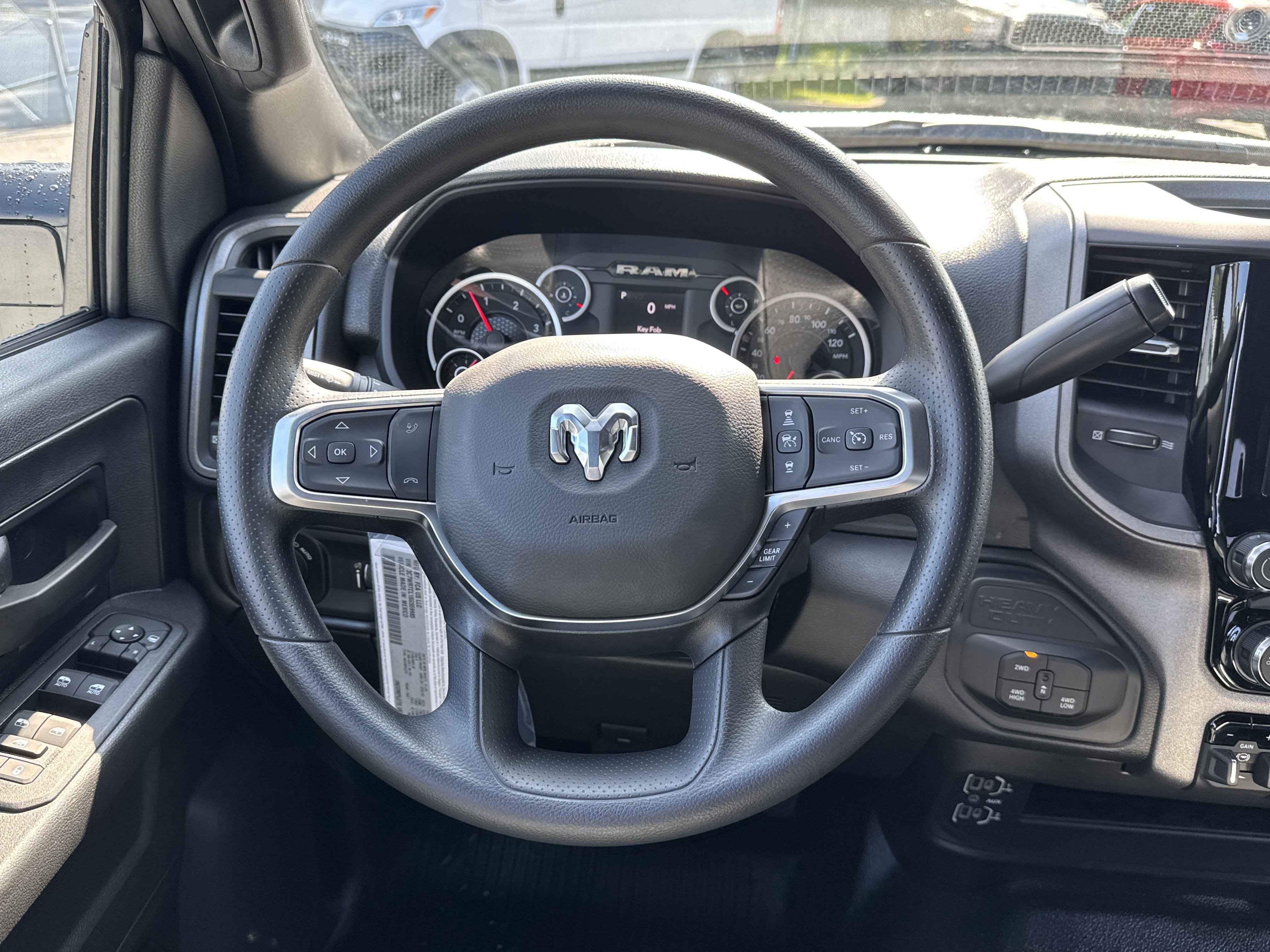 2025 Ram 3500 Tradesman photo 3