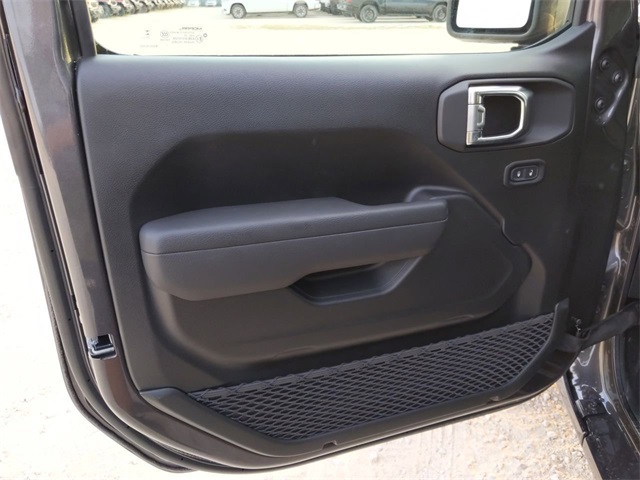 2025 Jeep Wrangler Sport photo 12
