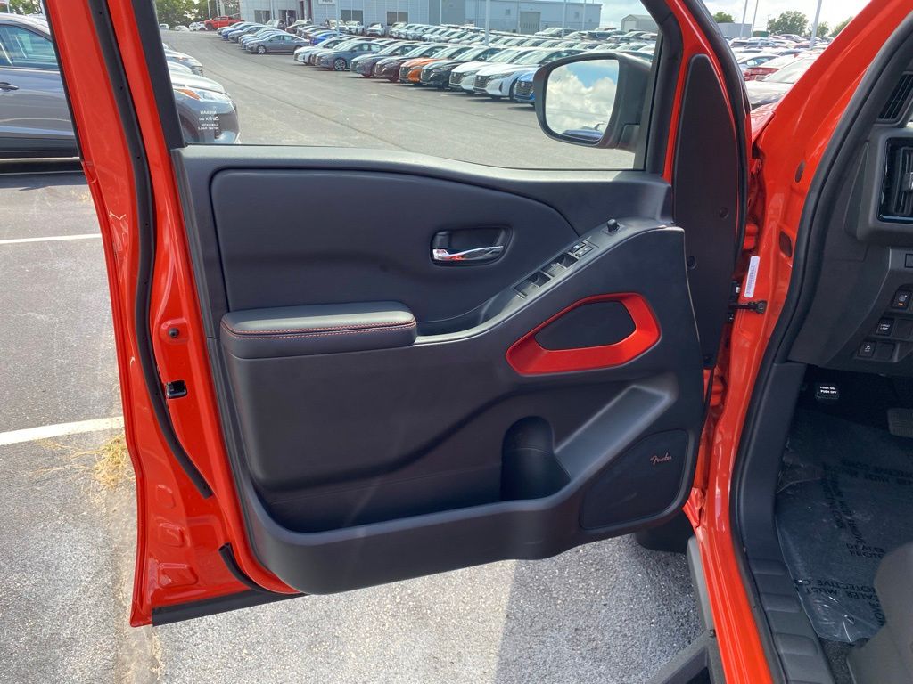 2025 Nissan Frontier PRO-X photo 11