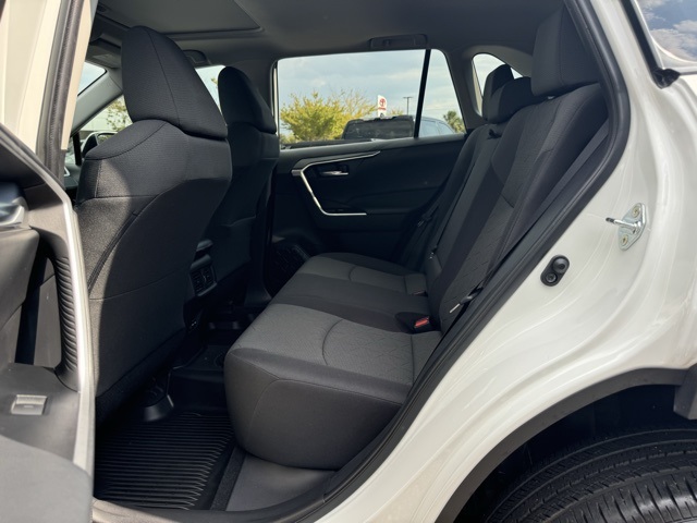 2022 Toyota RAV4 XLE photo 26