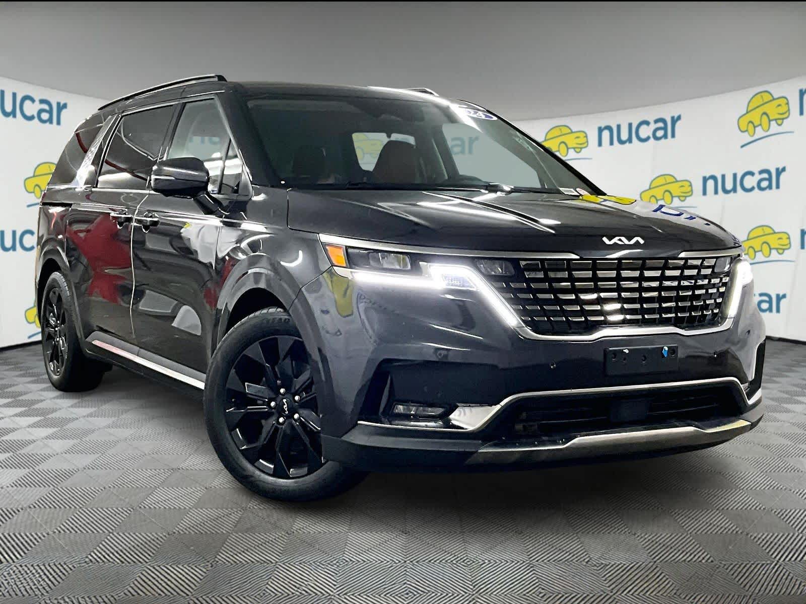 2024 Kia Carnival SX's photo