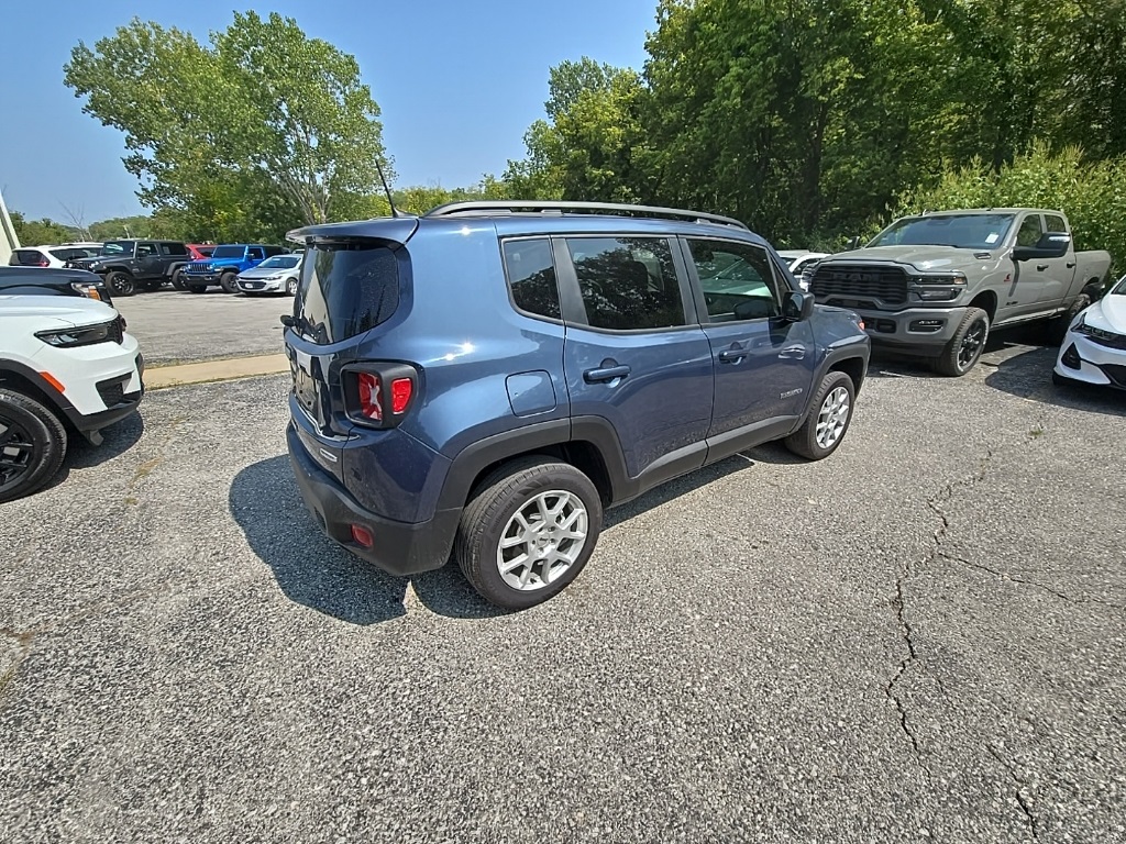 2022 Jeep Renegade Latitude photo 6