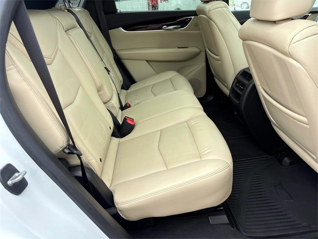 2017 Cadillac XT5 Luxury photo 16