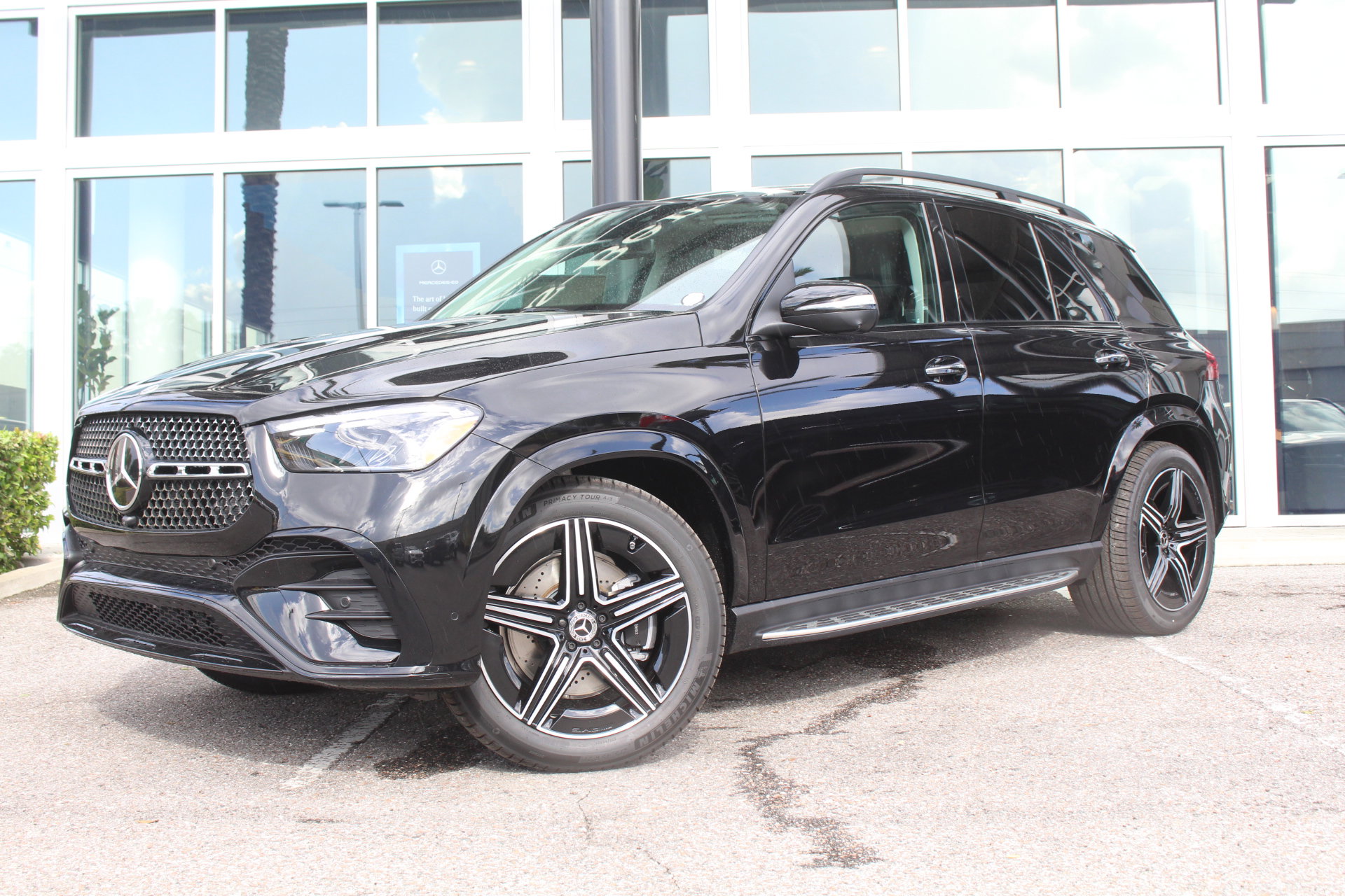 2025 Mercedes Benz GLE 350 4MATIC photo 2