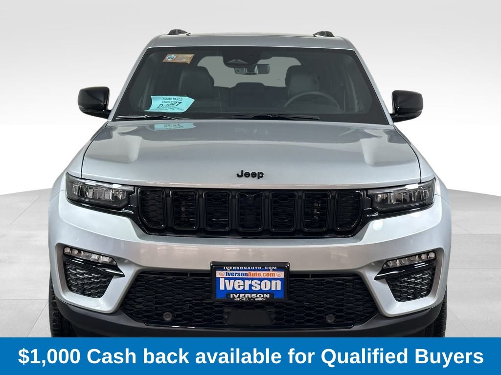 2025 Jeep Grand Cherokee Limited photo 2