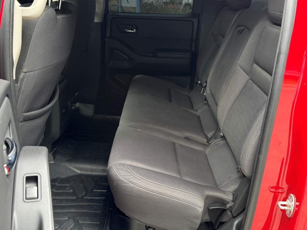 2022 Nissan Frontier SV photo 16