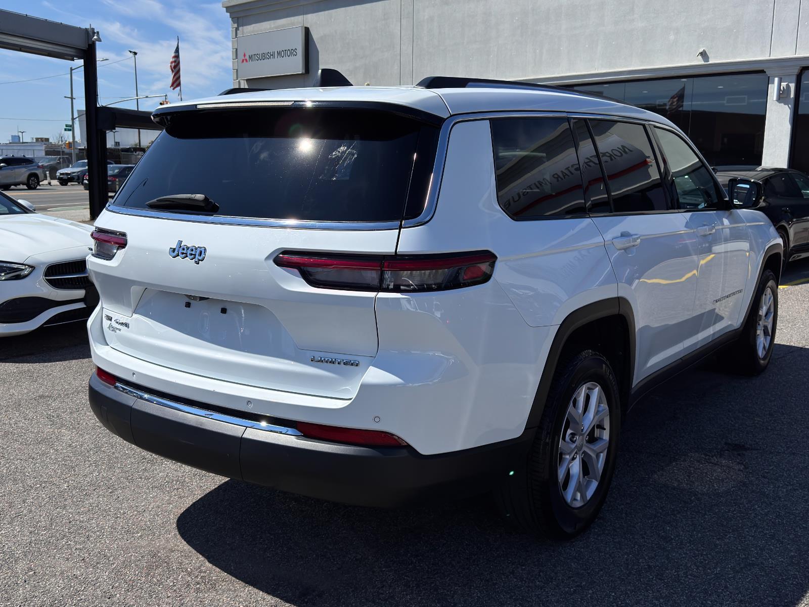 2022 Jeep Grand Cherokee Limited photo 4