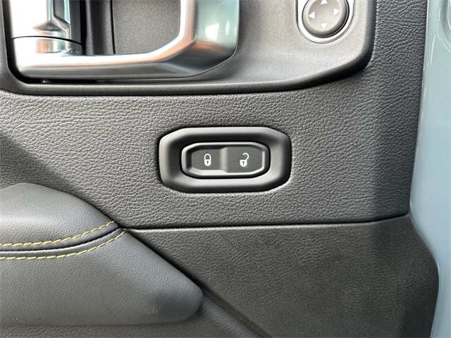 2025 Jeep Gladiator Sport photo 30