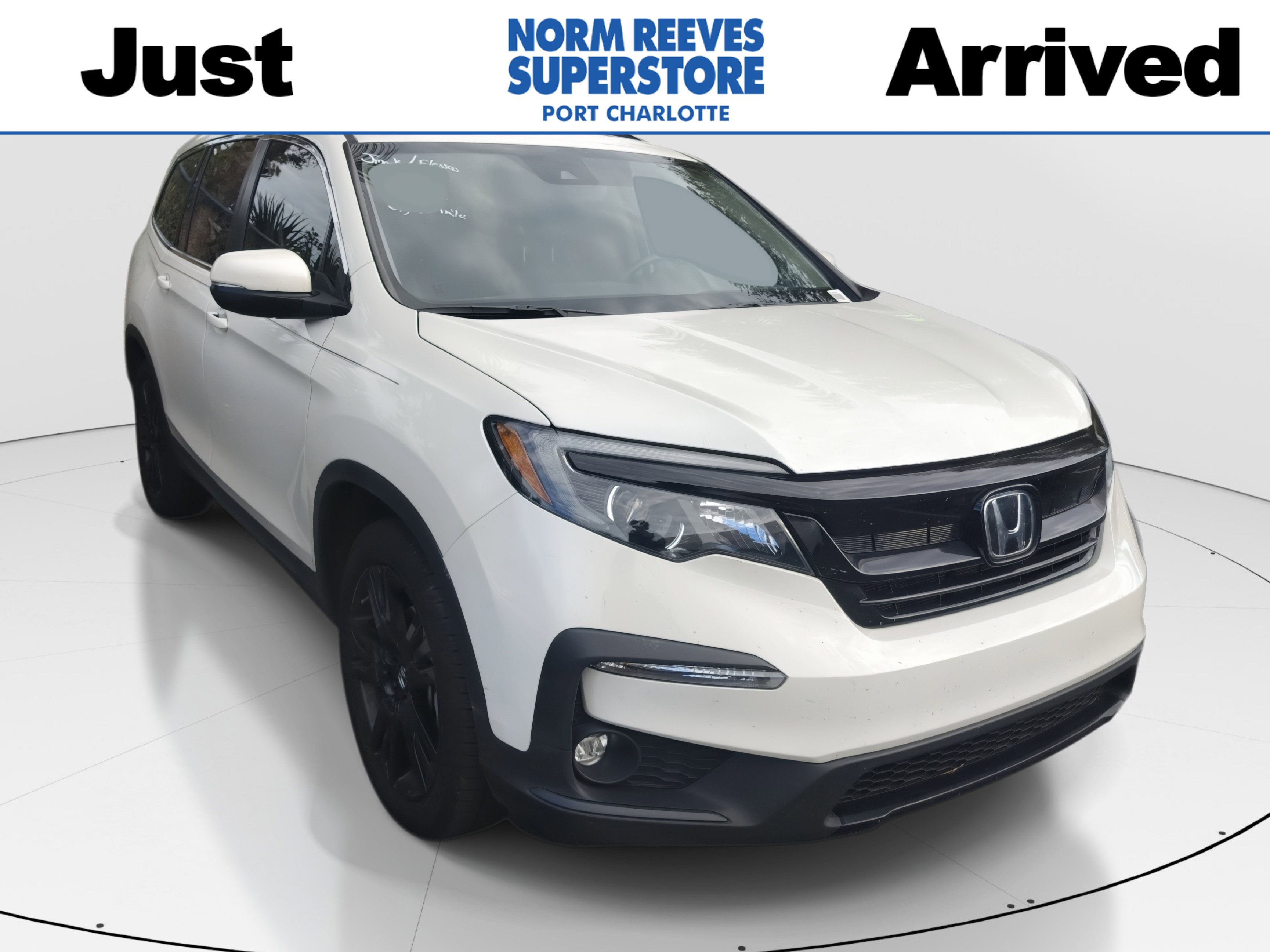 2022 Honda Pilot SE's photo