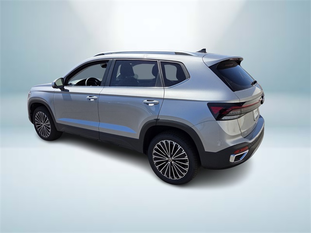 2025 Volkswagen Taos SE photo 3