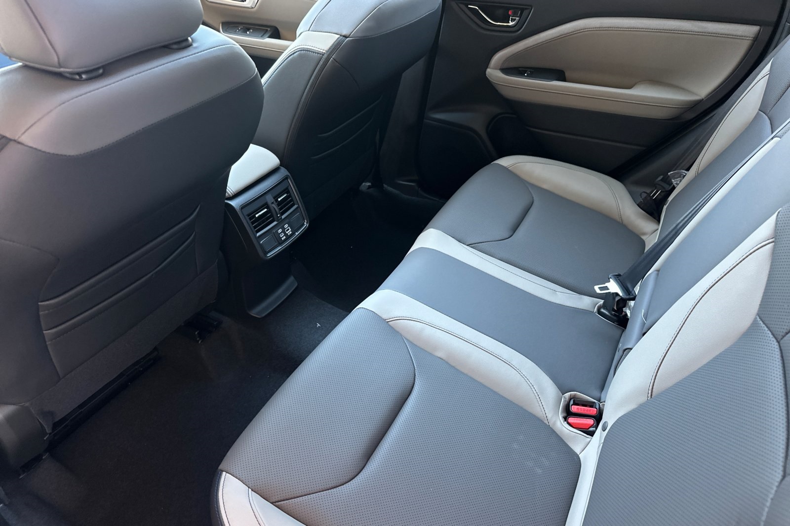 2025 Subaru Forester Limited photo 41