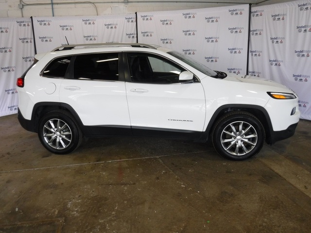 Used 2018 Jeep Cherokee Limited with VIN 1C4PJMDBXJD600159 for sale in Greensburg, PA