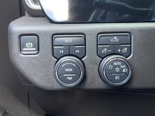 2025 Chevrolet Silverado 1500 RST photo 19