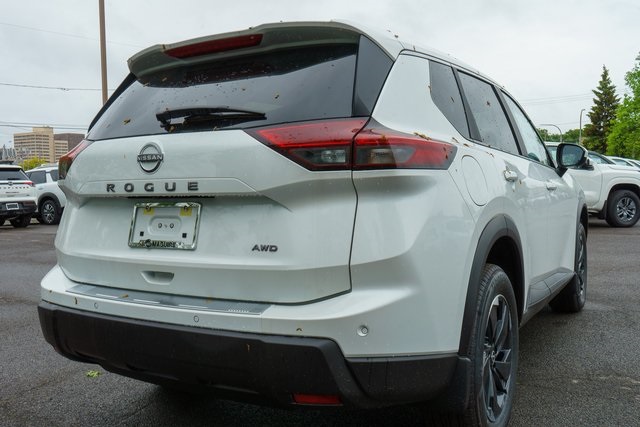 2025 Nissan Rogue SV photo 5