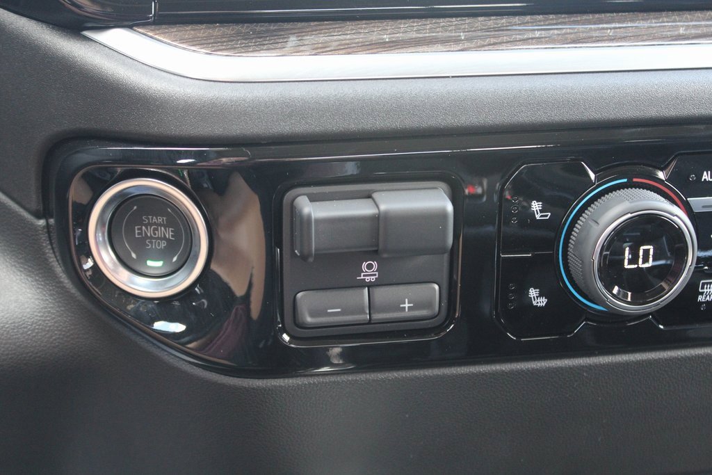 2025 Chevrolet Silverado 1500 LT photo 16
