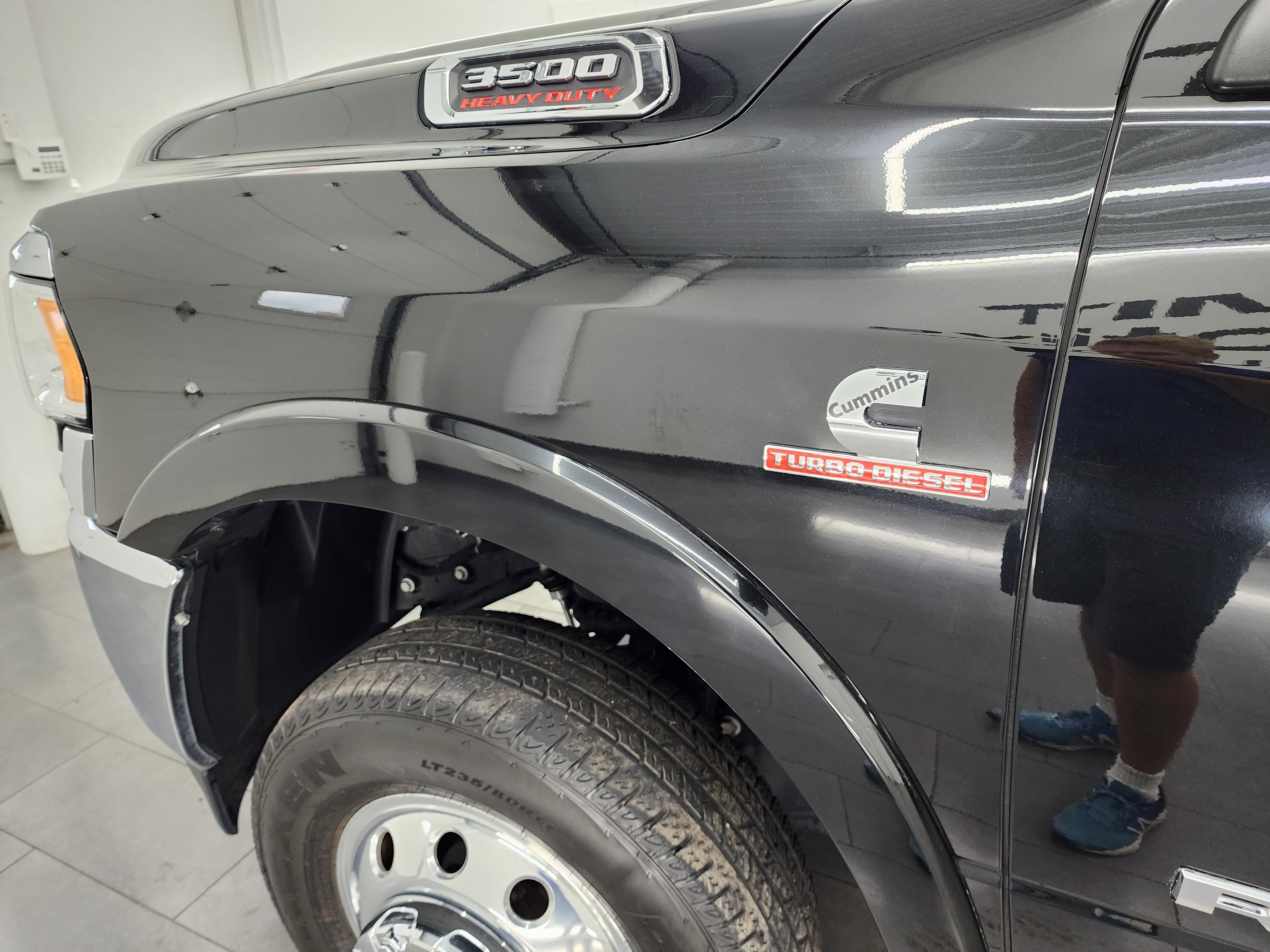 2022 Ram 3500 Longhorn photo 4