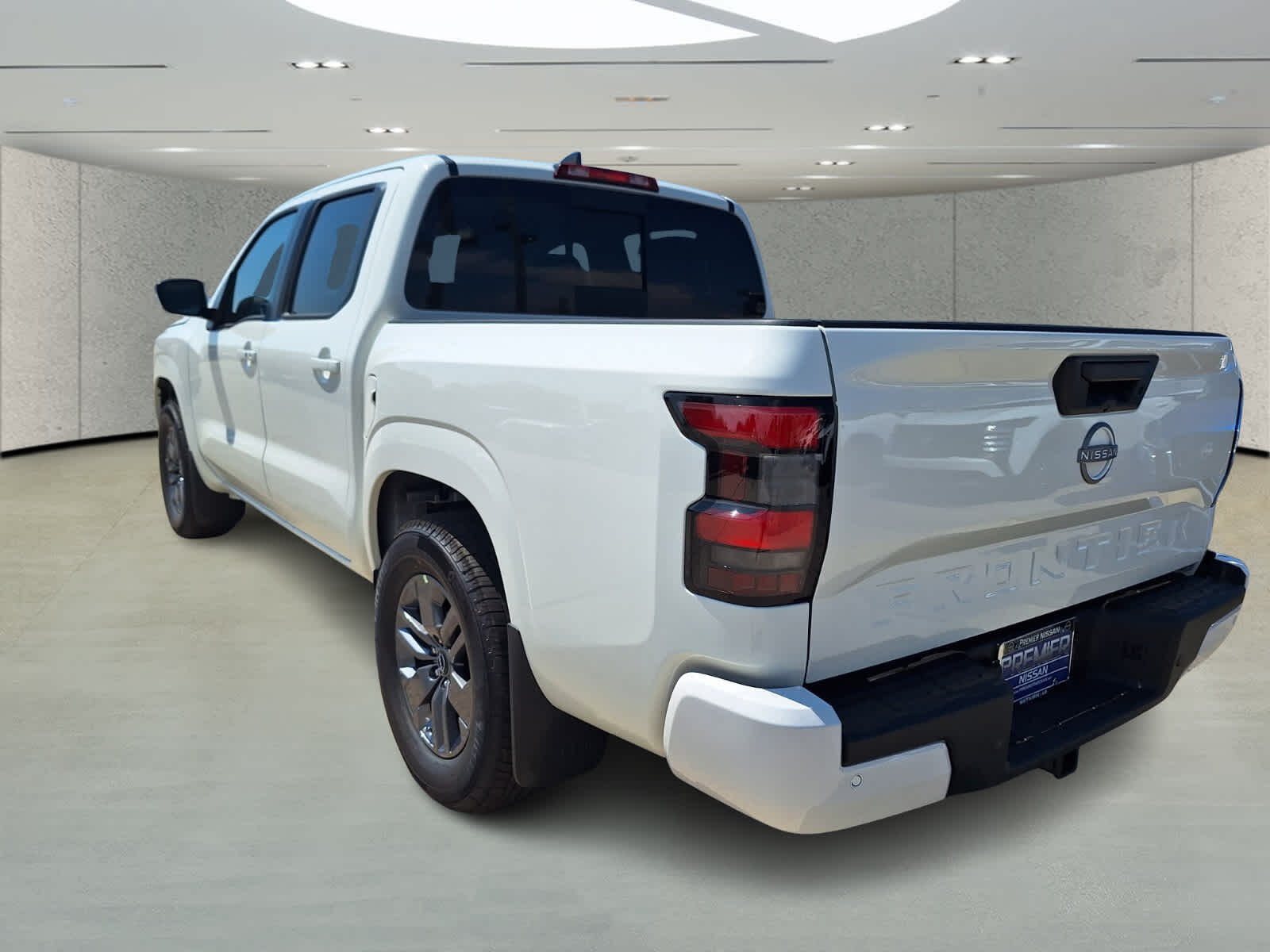 2025 Nissan Frontier Crew Cab SV photo 3