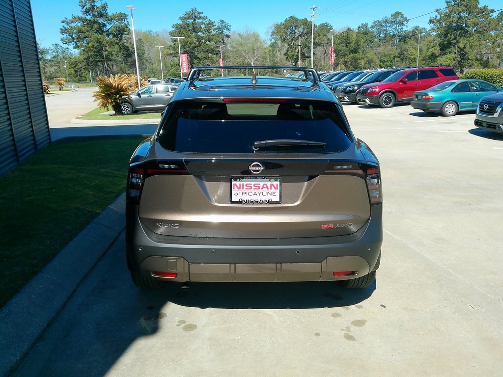 2025 Nissan Kicks SR photo 4