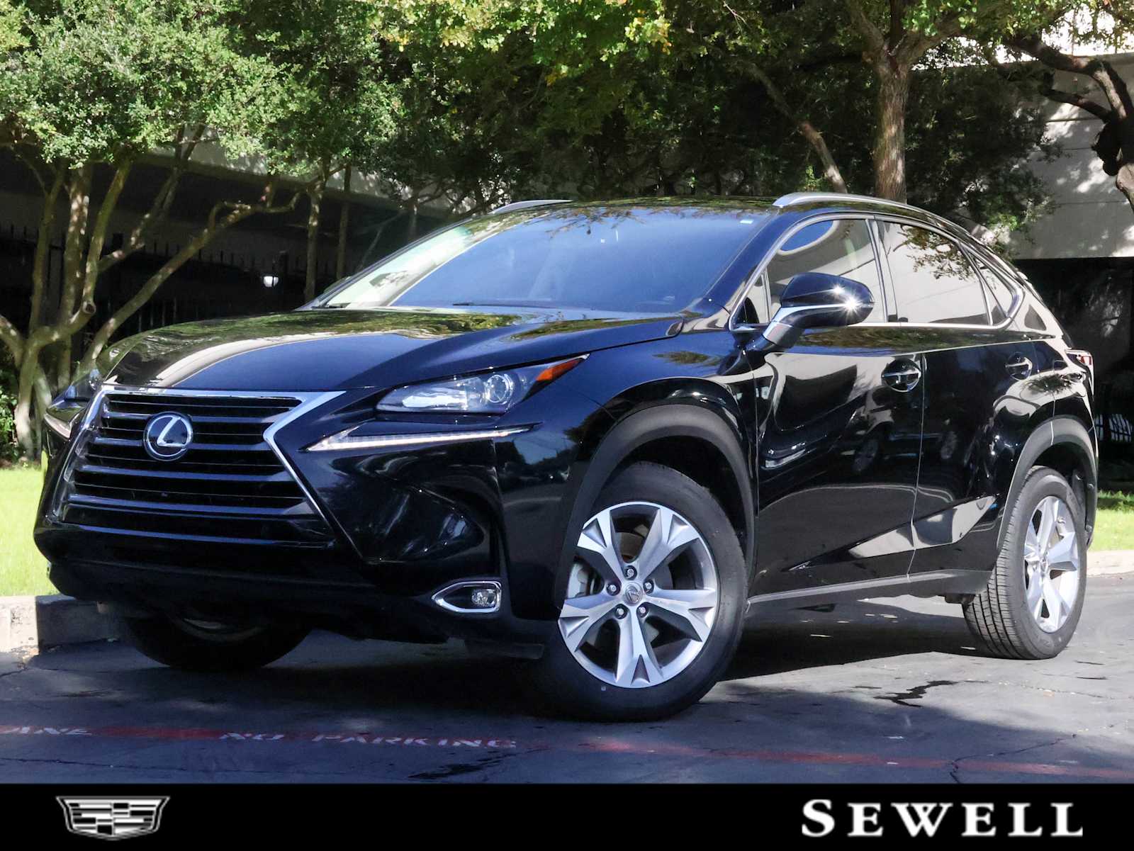 2017 Lexus NX 200t's photo