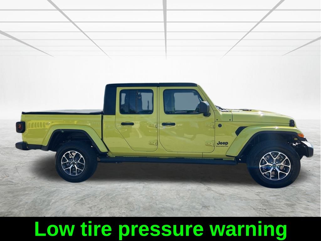 2024 Jeep Gladiator Sport S photo 4
