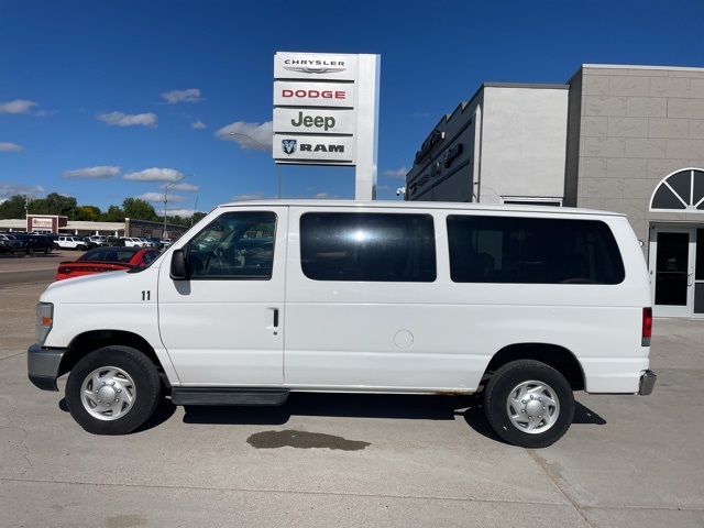 2011 Ford E-Series Econoline Wagon XLT