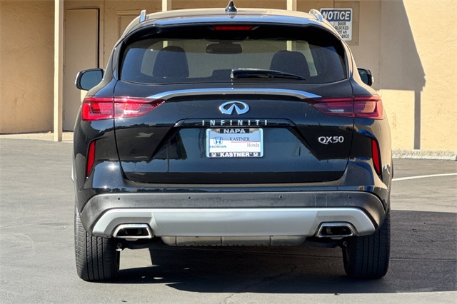 2022 Infiniti QX50 Luxe photo 4