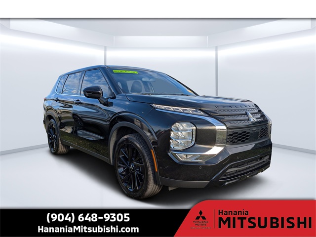 2022 Mitsubishi Outlander Black Edition's photo