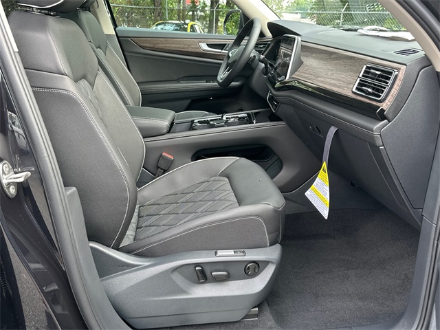 2026 Volkswagen Atlas SEL Premium R-Line photo 11