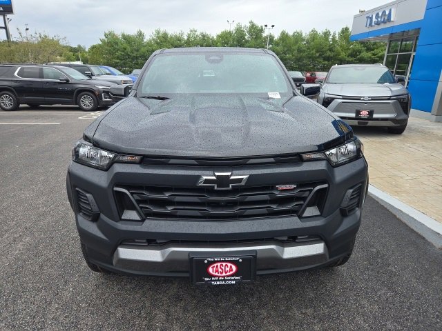 2026 Chevrolet Colorado Trail Boss photo 2