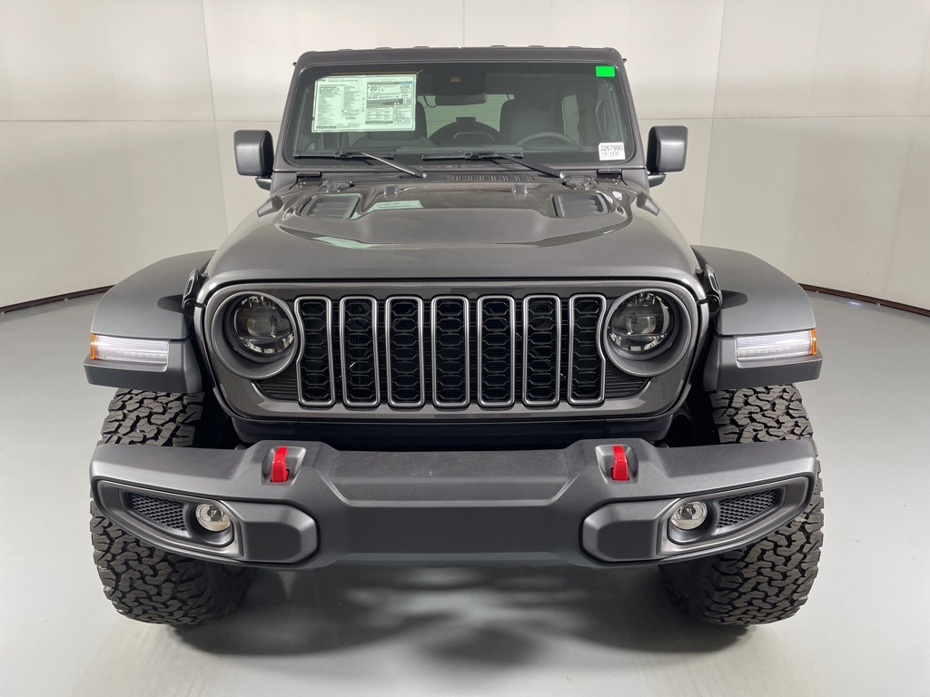 2025 Jeep Wrangler Rubicon photo 3