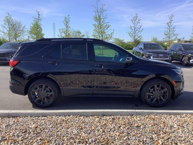 2022 Chevrolet Equinox RS photo 2