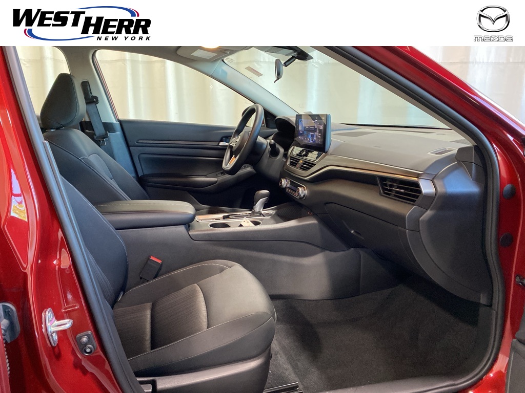2025 Nissan Altima 2.5 SV photo 14