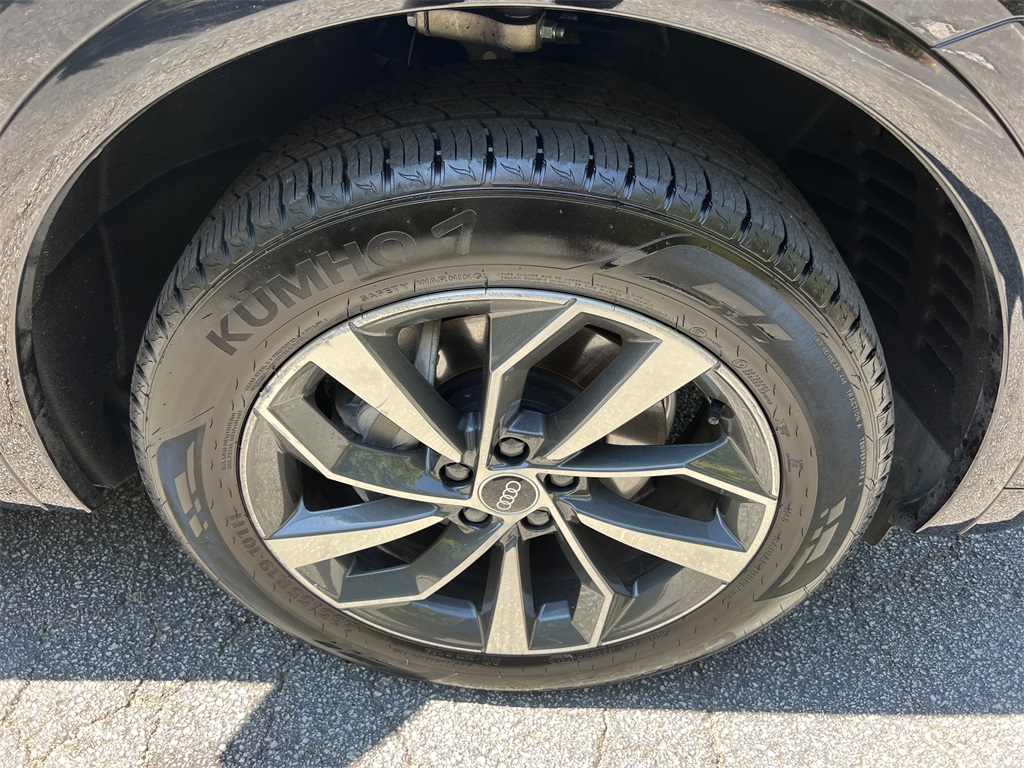 2021 Audi Q5 45 Premium photo 9