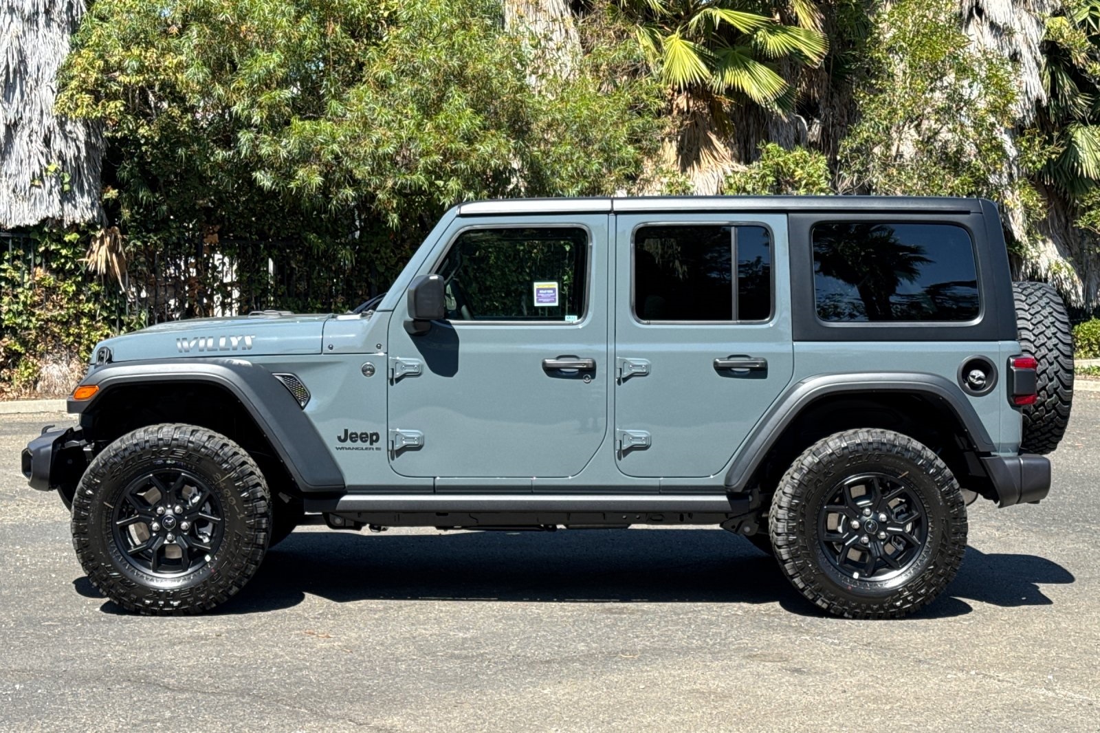 2025 Jeep Wrangler Willys photo 6