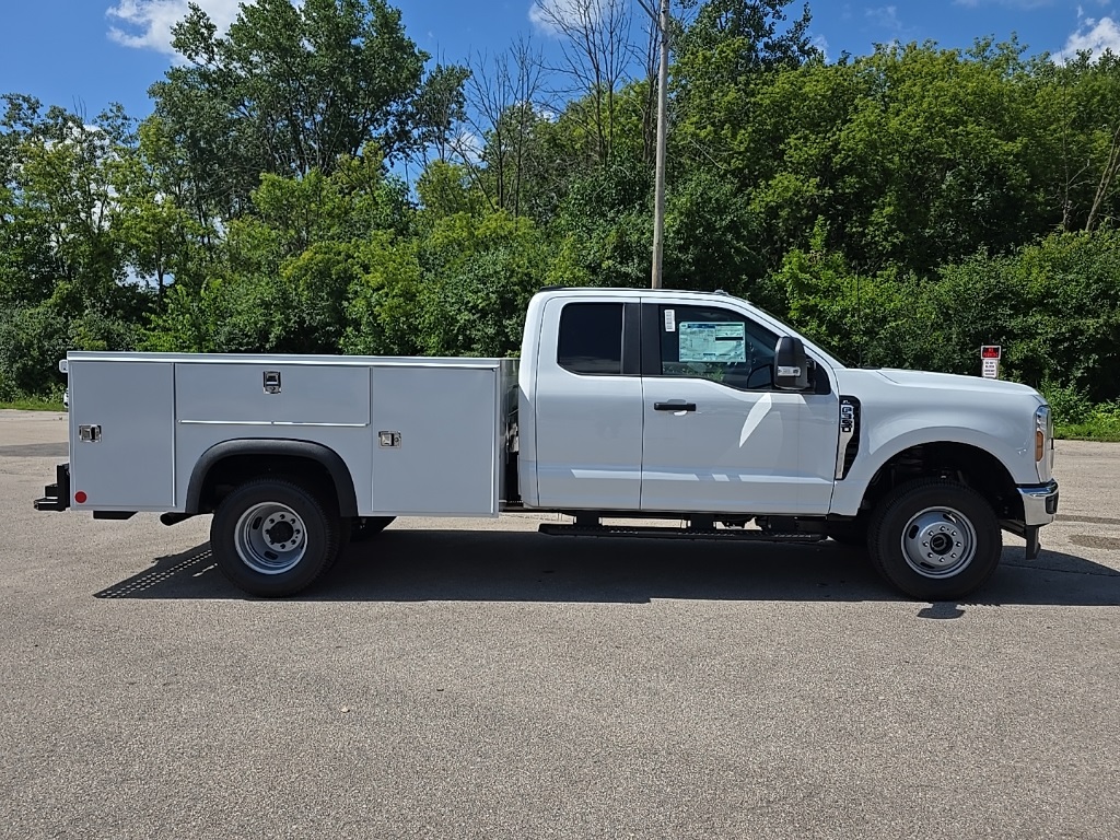 2025 Ford F-350 XL photo 3